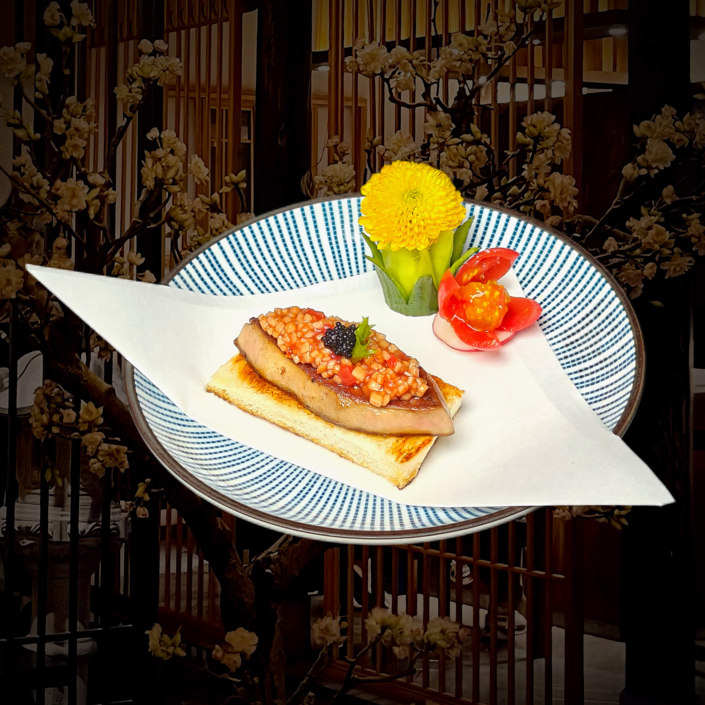 法式鹅肝配黑鱼籽酱